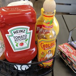 Silver Summit Cafe - Table condiments