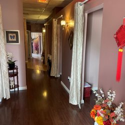 Eureka Foot Spa - Roomy hallway