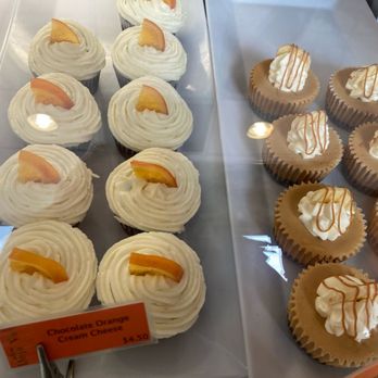 Deja Vu Cakes - Bakeries Near Me - Los Angeles, California