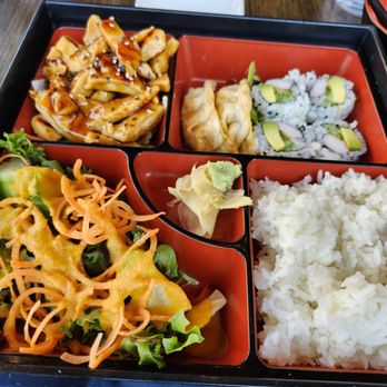 Ukai Japanese Restaurant - chicken teriyaki bento box - Japanese Near Me - Chicago, Illinois