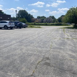 Midwest Clinic Walk-In Medical Center - Parking lot