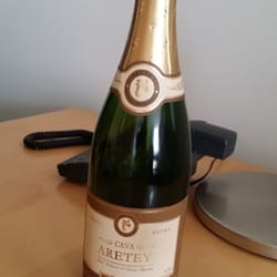 Hotel Uppsala - En flaska bubbel väntade på oss när vi intog sviten. Gottigottgott!