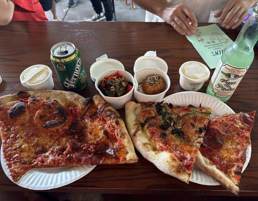 Shins Pizza by null