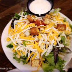 Wood & Iron Game Day Restaurant - Chef salad