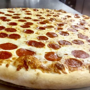 Wow Pizzeria - WOW Pizzeria Lincoln Park Big Pepperroni pizza - Pizza Near Me - Chicago, Illinois Wow Pizzeria - WOW Pizzeria Lincoln Park Big Pepperroni pizza - Pizza Near Me - Chicago, Illinois