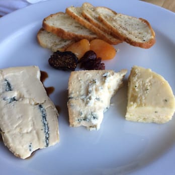 Wolf's Ridge Brewing - Amazing cheese plate - Breweries Near Me - Columbus, Ohio