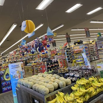 Safeway - They have their friends so cute and festive love it - Grocery Near Me - Lincoln, California Safeway - They have their friends so cute and festive love it - Grocery Near Me - Lincoln, California