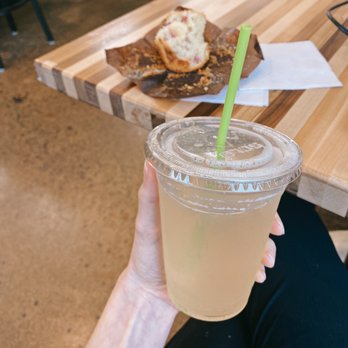 Paper Fox Coffee - Bai Hao tea - Cafes Near Me - Tallahassee, Florida