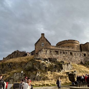 Edinburgh Castle - Edinburgh Castle-12 - Landmarks & Historical Buildings Near Me - Edinburgh, EDH Edinburgh Castle - Edinburgh Castle-12 - Landmarks & Historical Buildings Near Me - Edinburgh, EDH