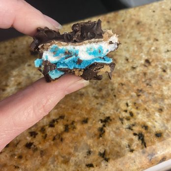 Kayla's Cake - Inside of S'mores - Desserts Near Me - Anaheim, California Kayla's Cake - Inside of S'mores - Desserts Near Me - Anaheim, California