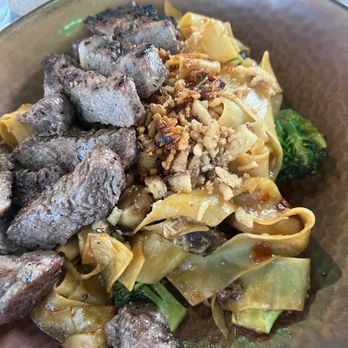 Taverna Costera - Dragon noodles with steak Very salty - Asian Fusion Near Me - Las Vegas, Nevada