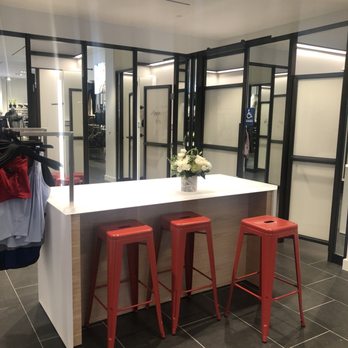 Lululemon Athletica - Fitting area - Women's Clothing Near Me - Naperville, Illinois