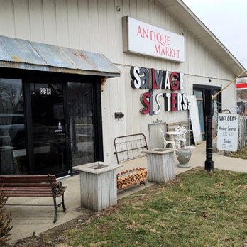 Salvage Sisters - store front - Antiques Near Me - Franklin, Indiana