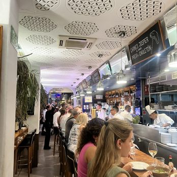 Cañete - More of the bar area - Tapas/Small Plates Near Me - Barcelona, B Cañete - More of the bar area - Tapas/Small Plates Near Me - Barcelona, B