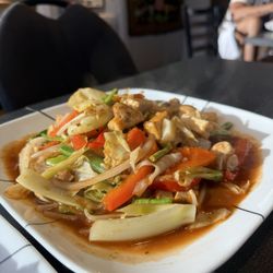 Hot Mama Noi's Thai On The Fly