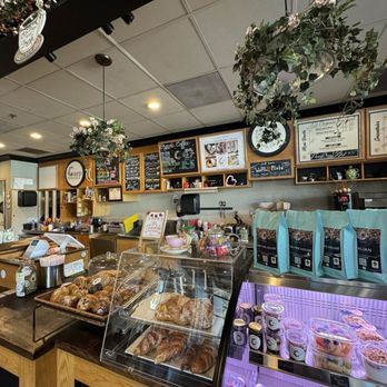 Carp Moon Cafe - Coffee & Tea Near Me - Carpinteria, California