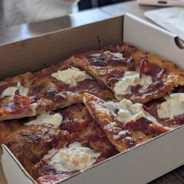 Beesting Pizza
