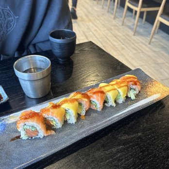 Sushi Kashiwa - Salmon Paradise Roll - Sushi Bars Near Me - Pacifica, California