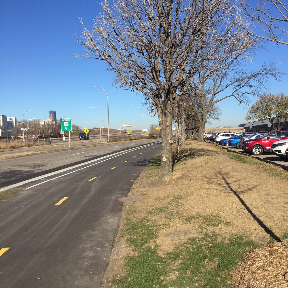 robert piram regional trail - Along Plato Boulevard, Downtown St. Paul in background - Hiking Near Me - South Saint Paul, Minnesota robert piram regional trail - Along Plato Boulevard, Downtown St. Paul in background - Hiking Near Me - South Saint Paul, Minnesota