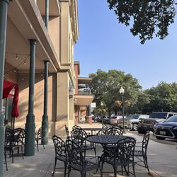 Russo's New York Pizzeria - Outside area