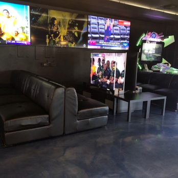 Big City Gamin - Indoor lounge seating - Sports Bars Near Me - Eugene, Oregon