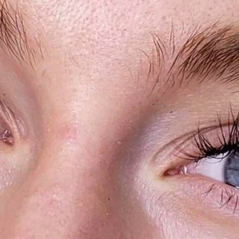 Glamrum - Beautiful wispy set of mix of C and D curl lengths done by Yashira - Eyelash Service Near Me - Chicago, Illinois