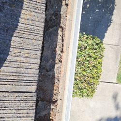 Trigueros Window and Gutter Cleaning