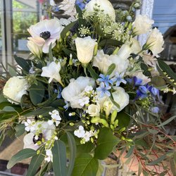 Blossoms Flower Shop - Wedding bouquet