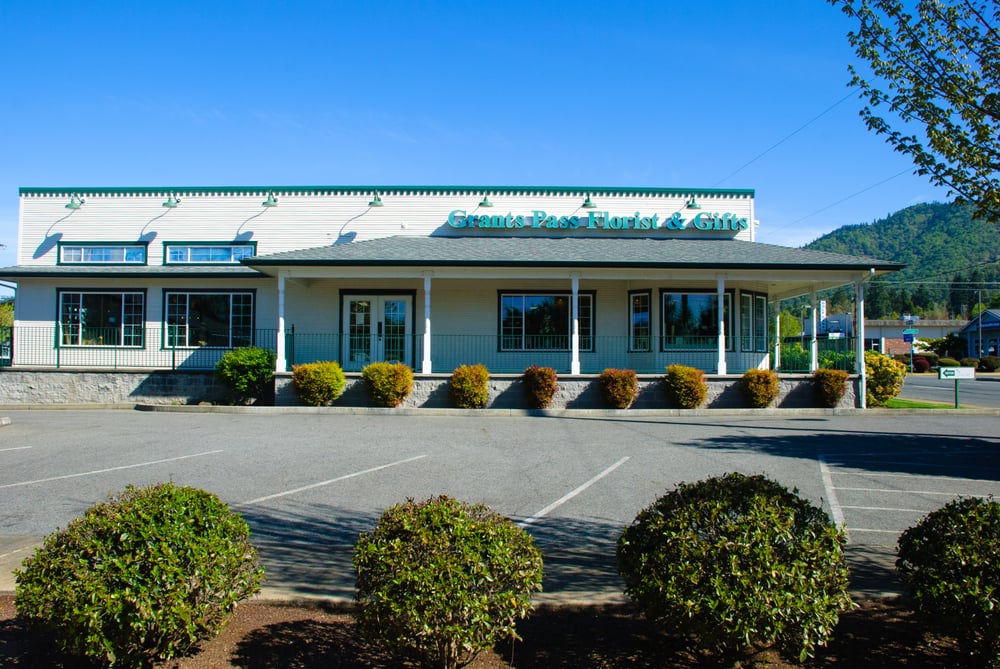 JUDY’S GRANTS PASS FLORIST & GIFTS Updated September 2024 16 Photos & 24 Reviews 632 SW