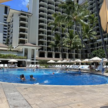 Halekulani Hotel - salt water pool - Hotels Near Me - Honolulu, Hawaii Halekulani Hotel - salt water pool - Hotels Near Me - Honolulu, Hawaii