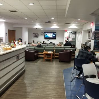 USO Metropolitan Washington - Baltimore - TV area has comfy seating. Library shelves on the right. - Community Service/Non-Profit Near Me - Baltimore, Maryland USO Metropolitan Washington - Baltimore - TV area has comfy seating. Library shelves on the right. - Community Service/Non-Profit Near Me - Baltimore, Maryland