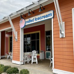 Curly Cream Rolled Icecream - Front entrance
