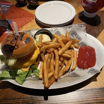 Ford's Garage Lexington - The Roadhouse 1/3 pound cheeseburger - Comfort Food Near Me - Lexington, Kentucky