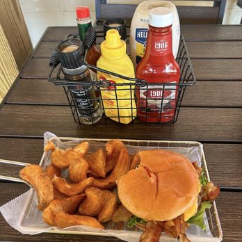 Fatboys - Destin - 6 piece bacon burger with all the veggies and unique wedge fries. Yummy - Burgers Near Me - Destin, Florida Fatboys - Destin - 6 piece bacon burger with all the veggies and unique wedge fries. Yummy - Burgers Near Me - Destin, Florida