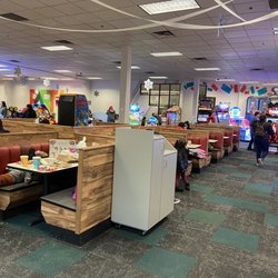 Chuck E. Cheese