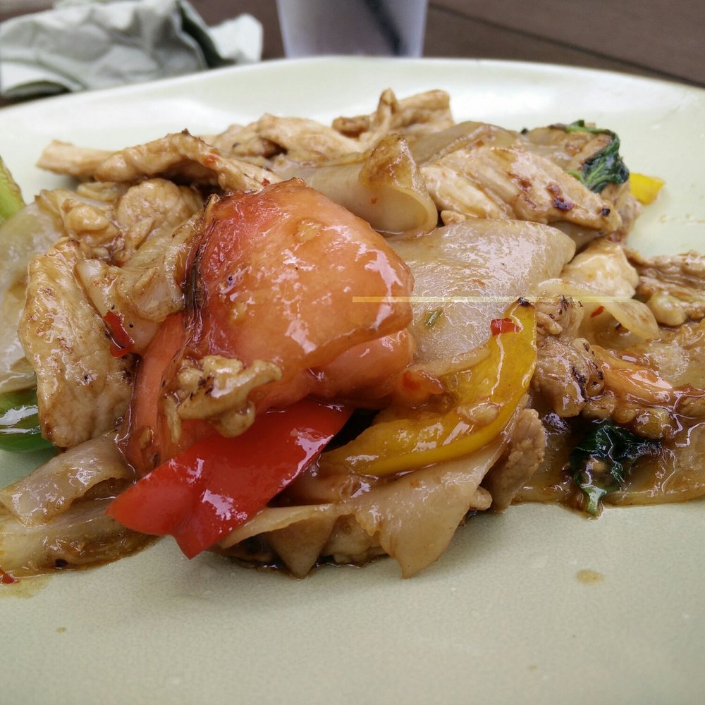 Lemongrass - Drunken noodles, great flavor and chewy noodles but the pork was overcooked - Thai Near Me - Annapolis, Maryland