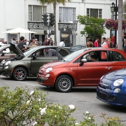 fiat 500 demo area at the 2011 rodeo drive concours d'elegance fiat 500 demo area at the 2011 rodeo drive concours d'elegance
