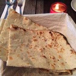 Apadana Restaurant - Flat bread freshly baked