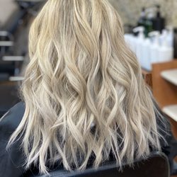 International Hair Design - Highlights and Hair Cut