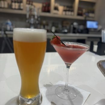 Carrabba's Italian Grill - Beer and a martini - Italian Near Me - Atlanta, Georgia