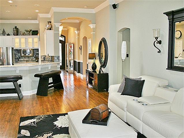 Slide of Right Choice Painting & Construction