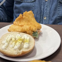 C-Lovers Fish & Chips - Halibut burger
