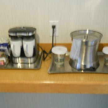 Hilton Vancouver Metrotown - Lavazza Coffee & Lipton Tea - Hotels Near Me - Burnaby, British Columbia Hilton Vancouver Metrotown - Lavazza Coffee & Lipton Tea - Hotels Near Me - Burnaby, British Columbia