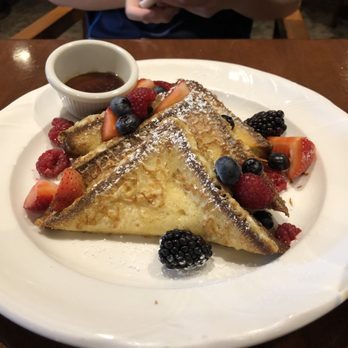 Ventanas Restaurant & Bar - French toasts - New American Near Me - Pasadena, California Ventanas Restaurant & Bar - French toasts - New American Near Me - Pasadena, California