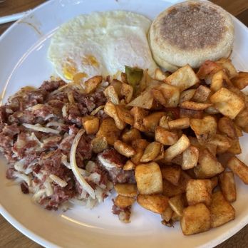 Journey's End - Corned beef and hash and eggs - Breakfast & Brunch Near Me - Temecula, California
