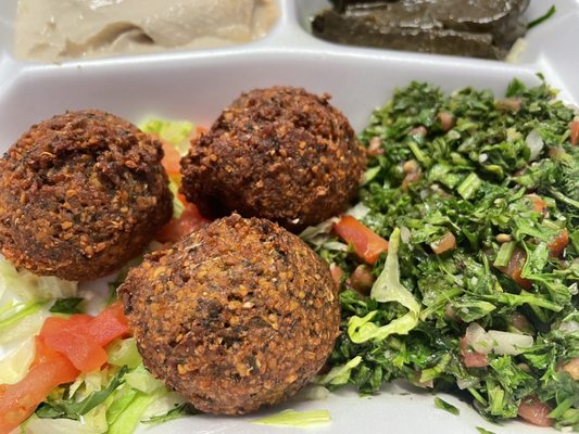 Hanna’s Middle Eastern Restaurant & Market by null