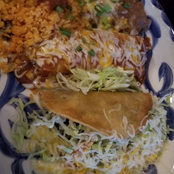Joselito's Mexican Food - Carne asada taco and beef enchilada with rice & beans. Very good! - Mexican Near Me - Tujunga, California