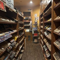 21 Degrees Cigar Lounge - More Cigars!