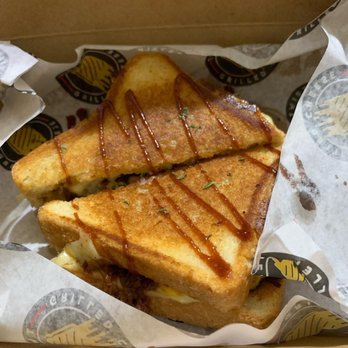 Twisted Grilled Cheese - Brisket grilled cheese - Food Trucks Near Me - Houston , Texas Twisted Grilled Cheese - Brisket grilled cheese - Food Trucks Near Me - Houston , Texas