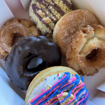Pinkbox Doughnuts - Old fashion donut, birthday donut, chocolate old fashion, blueberry cheesecake, raspberry squeeze - Donuts Near Me - Las Vegas, Nevada Pinkbox Doughnuts - Old fashion donut, birthday donut, chocolate old fashion, blueberry cheesecake, raspberry squeeze - Donuts Near Me - Las Vegas, Nevada